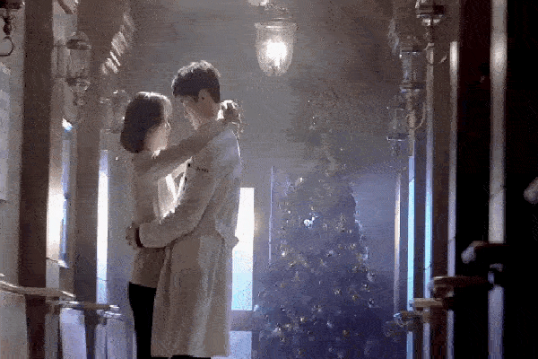 Hậu trường cảnh hôn sao Hàn: Người bỏ chạy, bậc thầy xấu hổ-3