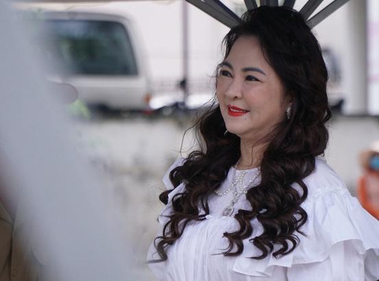 Hình ảnh bà Phương Hằng tại tòa án khác hẳn khi livestream-6