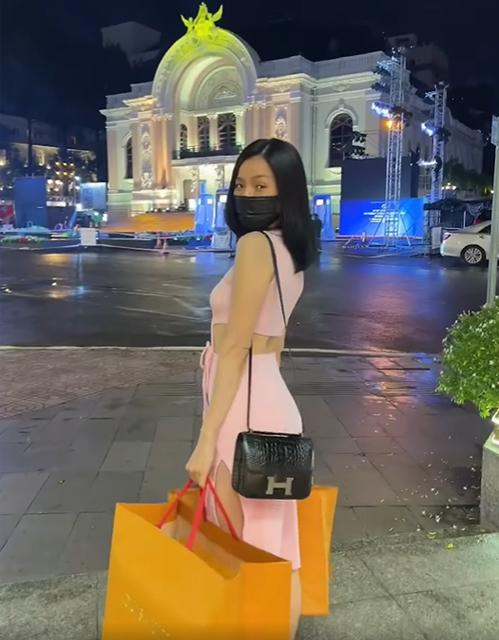 Lệ Quyên đụng hàng Diệp Lâm Anh: Chị 1 con có thua em 2 con?-1