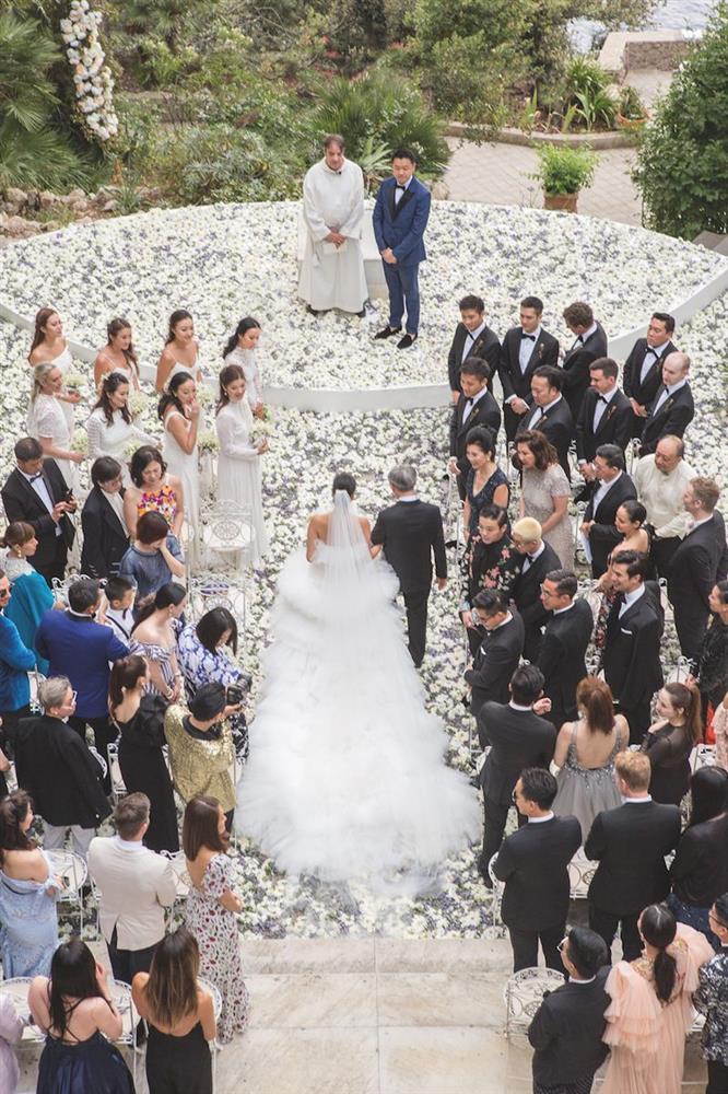 Nữ nhân viên ngân hàng lọt mắt xanh tỷ phú thành phu nhân hào môn-5