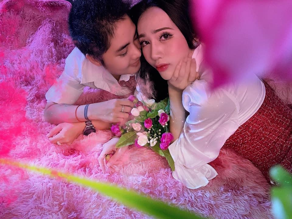 Ngoại hình con gái người đàn ông mang thai và vợ chuyển giới-1