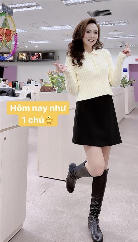 Hà Nội rét đậm, 3 MC hot nhất VTV mặc gì khi lên Đài?-4