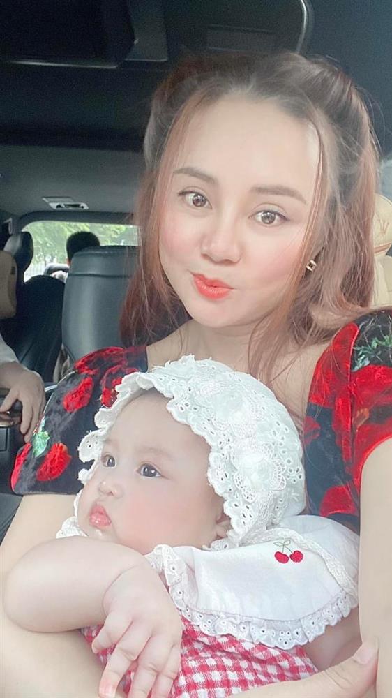 Nhóc tỳ thứ 3 nhà Vy Oanh gây sốt với vẻ ngoài cưng xỉu-3