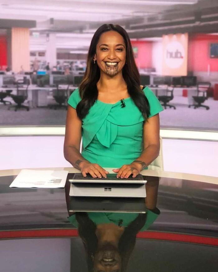 Có hình xăm trên mặt, nữ BTV vẫn được dẫn khung giờ vàng-1