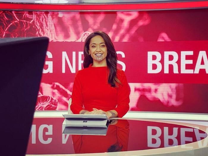 Có hình xăm trên mặt, nữ BTV vẫn được dẫn khung giờ vàng-2