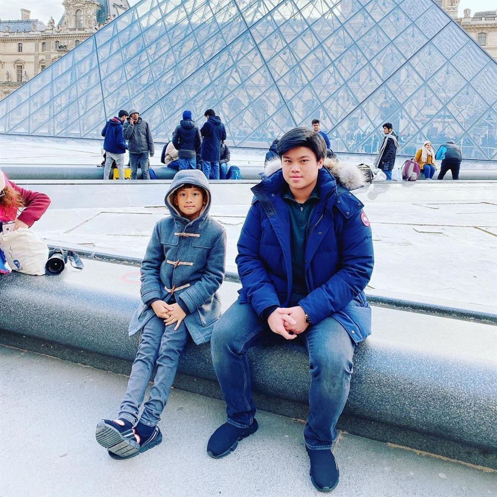 Con cả của chồng cũ Lệ Quyên xuất hiện, diện mạo ngỡ ngàng-5