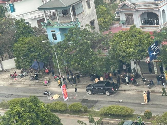 Xe tải bất cẩn khi mở cửa, nữ sinh bỏ mạng dưới bánh xe khách-1