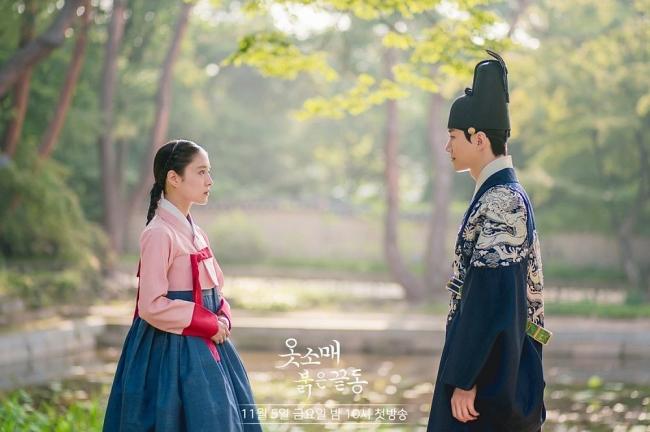 Cổ trang Hàn Quốc lên ngôi trong 2021, phim của 2PM Junho có phải xuất sắc nhất?-9