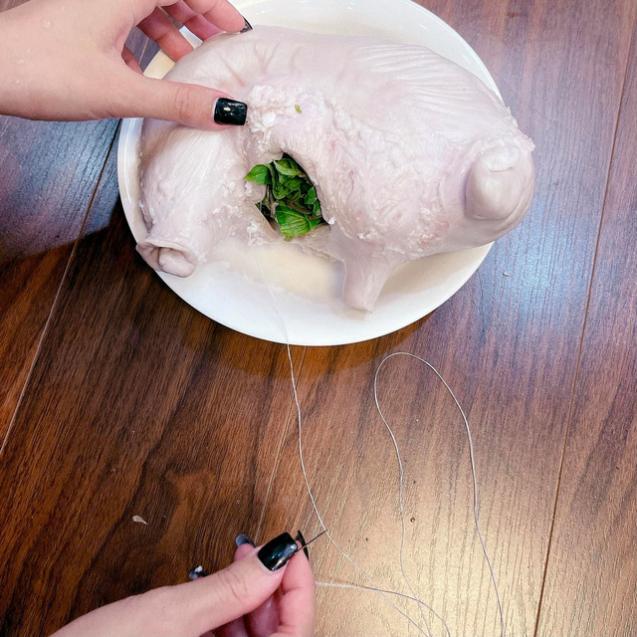 Dạ dày lợn khử sạch mùi hôi theo cách sau-2