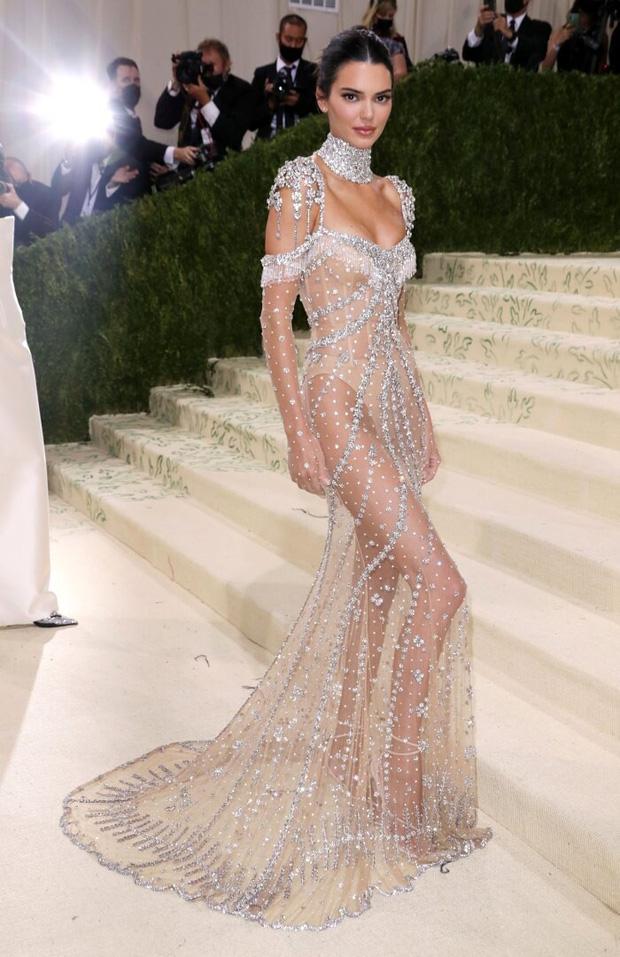 Thảm đỏ 2021 sao USUK: Ai nói một năm ảm đạm, mời bước ra đây-3