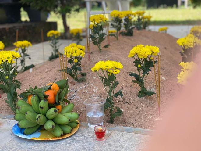 Rộ tin mộ phần cố NSƯT Thanh Kim Huệ có người phá hoại, bị bỏ bê-2