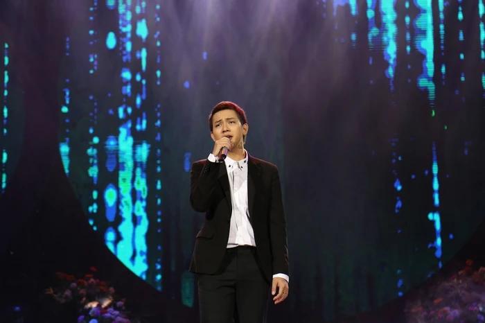 Hoài Lâm tâm trạng hát Hoa Nở Không Màu ngay trên bàn nhậu-1