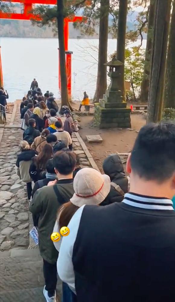 Cổng đỏ hot nhất Nhật Bản: Ảnh ảo đẹp bao nhiêu, hậu trường sợ bấy nhiêu!-3