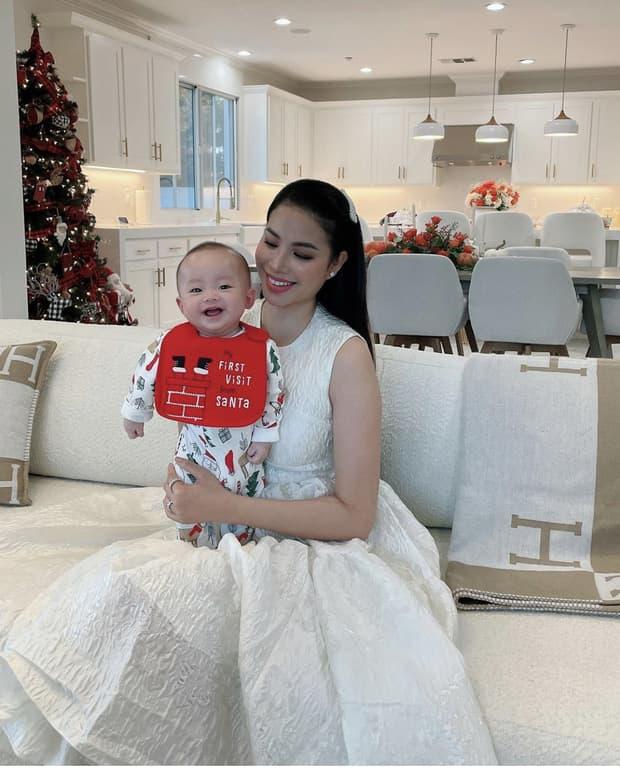 Ngày cuối năm, Phạm Hương diện bikini khoe body 2 con siêu cháy-9