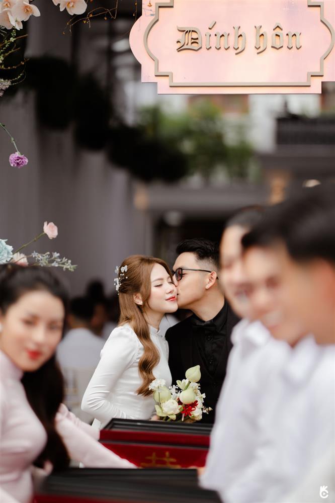 Vợ sắp cưới rót mật vào tai CEO Tống Đông Khuê ngày cuối năm-2