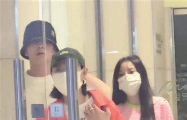 Người đẹp cắm sừng Lý Tiểu Lộ qua đêm cùng tình trẻ-7