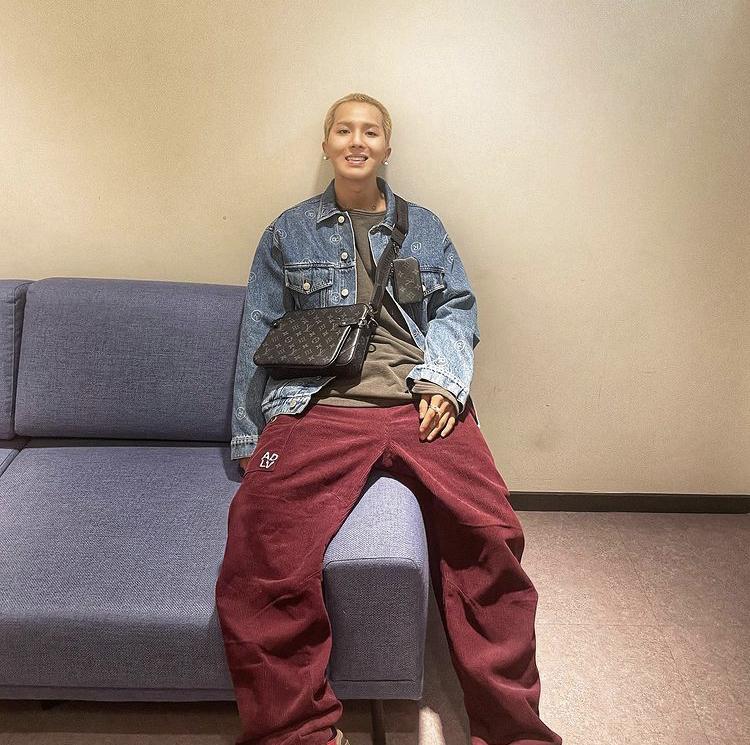 Mino (WINNER) mê mẩn quần chấm đất tưởng luộm thuộm mà chất lừ-8