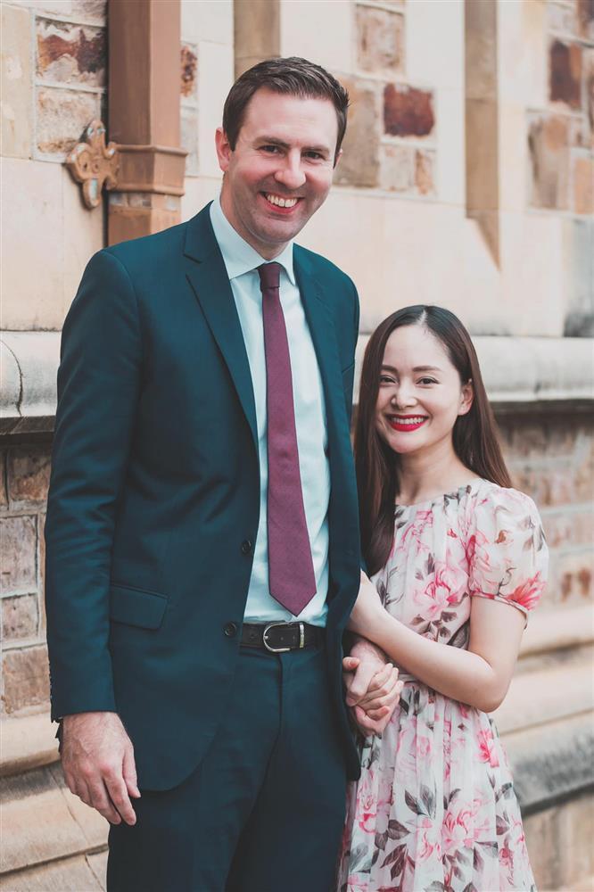 Lan Phương tình tứ chồng Tây ngại gì body đũa lệch-6