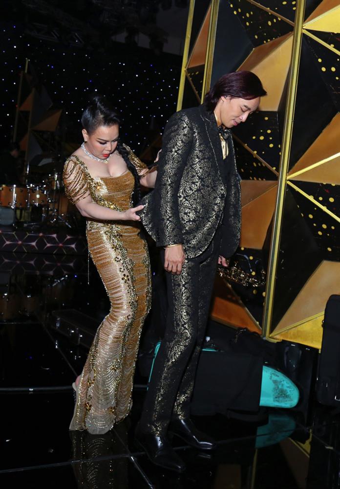 Việt Hương và con gái đắm chìm trong concert của Hoài Phương-2