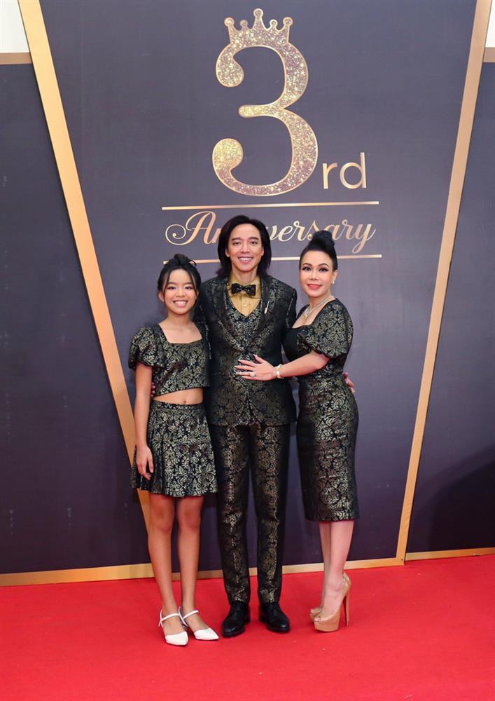 Việt Hương và con gái đắm chìm trong concert của Hoài Phương-4