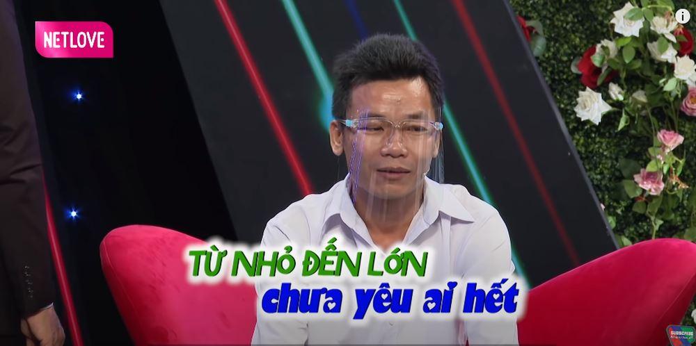 Trai tân U40 khóc vì chưa 1 lần nắm tay, chỉ thấy cảnh tình cảm trên phim-1