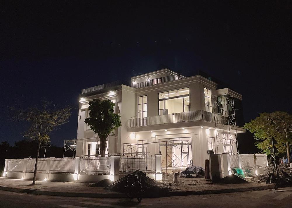 Choáng ngợp biệt thự mới toanh của Quốc Trường-2