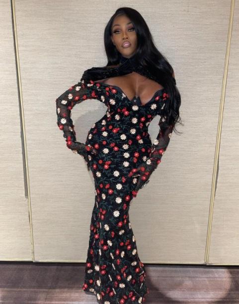 Hoa hậu chuyển giới kế nhiệm Hương Giang mặc đầm trong suốt ái ngại-8