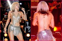 Đang mải quẩy, bộ váy rách tươm của Miley Cyrus 'rụng' trên sân khấu