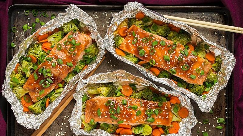 Nguyên nhân chị em không nên quá lạm dụng gói thức ăn bằng giấy bạc-4