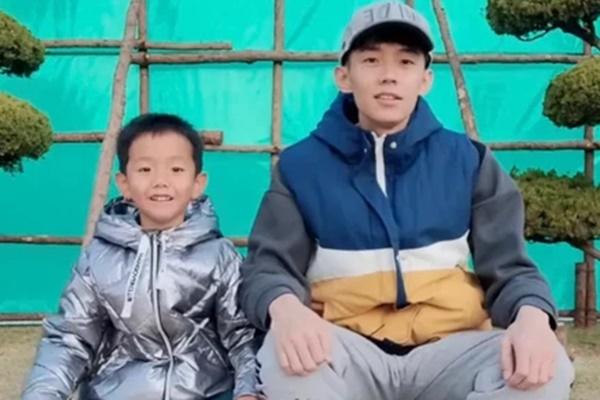 Chàng trai 27 tuổi không kiếm được việc vì nhìn như trẻ lên 10-2