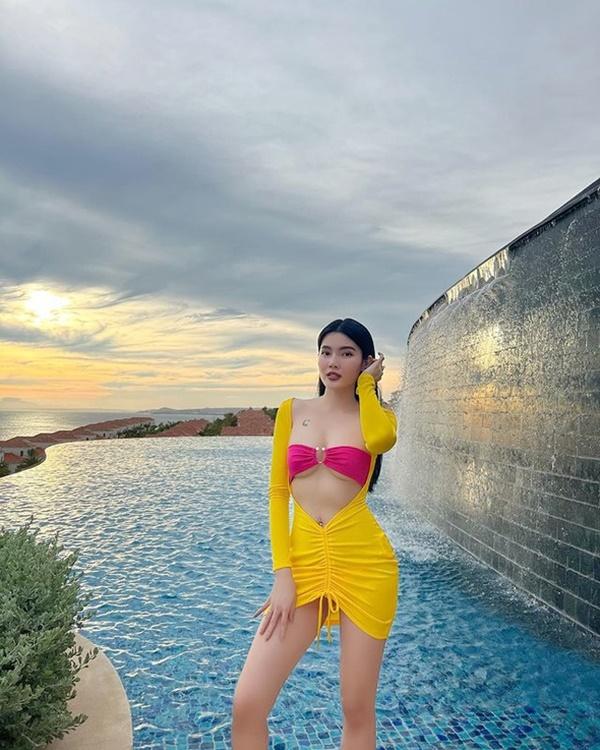 Trên mạng xã hội, bà mẹ một con luôn xuất hiện với hình ảnh khỏe khoắn, tươi tắn, tràn đầy năng lượng.