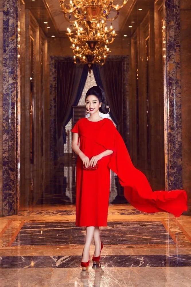 Sao Việt diện đồ đỏ: Ngọc Trinh phản cảm - Thanh Hằng nàng thơ-3