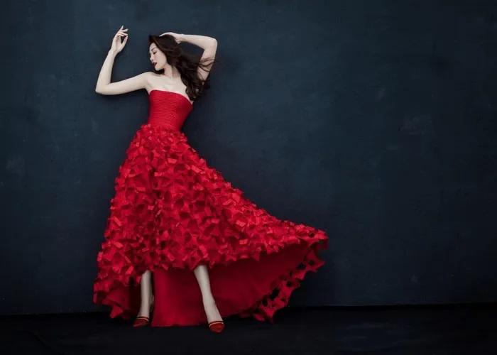 Sao Việt diện đồ đỏ: Ngọc Trinh phản cảm - Thanh Hằng nàng thơ-5