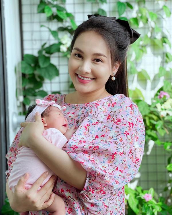 Bảo Thanh lộ vòng 2 lùm lùm, nghi vấn mang thai lần 3?-5