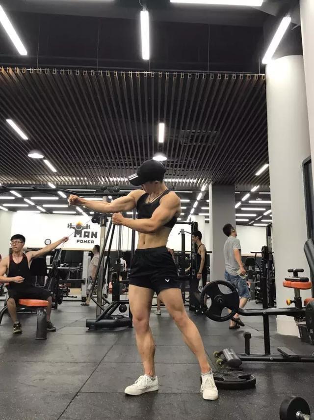 Phát hiện điện thoại lạ ở túi bạn trai cùng loạt clip mây mưa-1