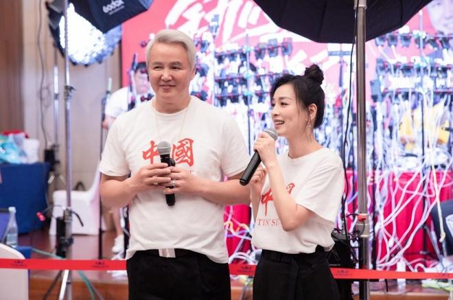 Vợ chồng Trương Đình bị khóa tài khoản mạng xã hội-2