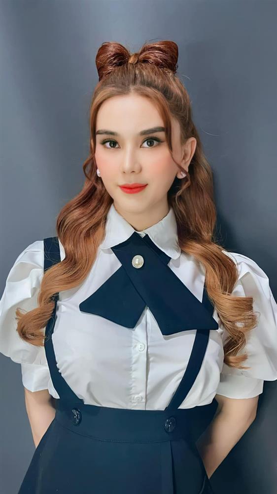 Sao Vbiz ly hôn: Lệ Quyên khoe body lố - Lương Minh Trang giảm 10kg-9