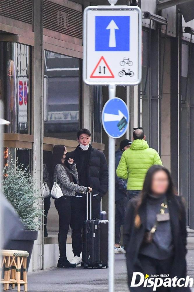 Disaptch tung ảnh Hyomin (T-ara) hẹn hò cầu thủ Hwang Ui Jo-4