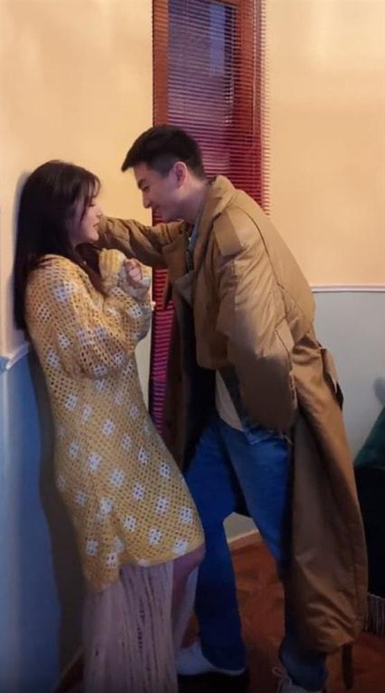 Trần Nghiên Hy lộ eo lùm lùm nghi bầu lần 2-2