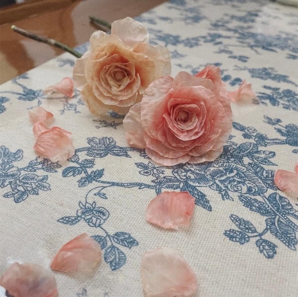 Xỉu up xỉu down hoa hồng thiết kế từ rác, chơi Tết là chuẩn bài-1