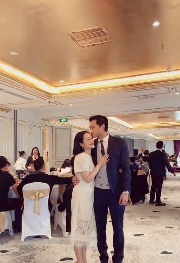 Bồ loạt người đẹp Việt khoe bạn gái, ngoại hình chả kém hot girl-2