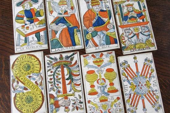 Bói bài Tarot thứ 3 ngày 4/1/2022: Thất thoát tiền của