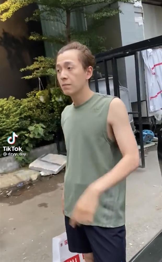 Ngô Kiến Huy hốc hác đến khó tin qua camera team qua đường-3