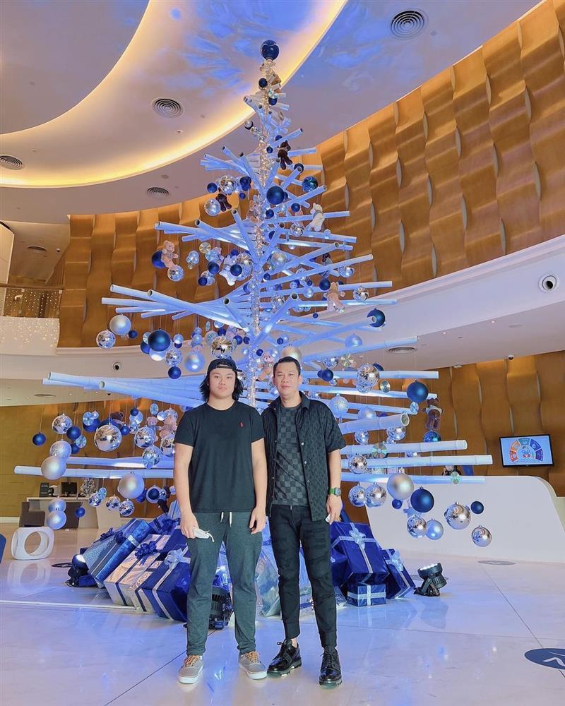 Chồng cũ Lệ Quyên và cặp quý tử hiếm hoi cùng lên sóng-2