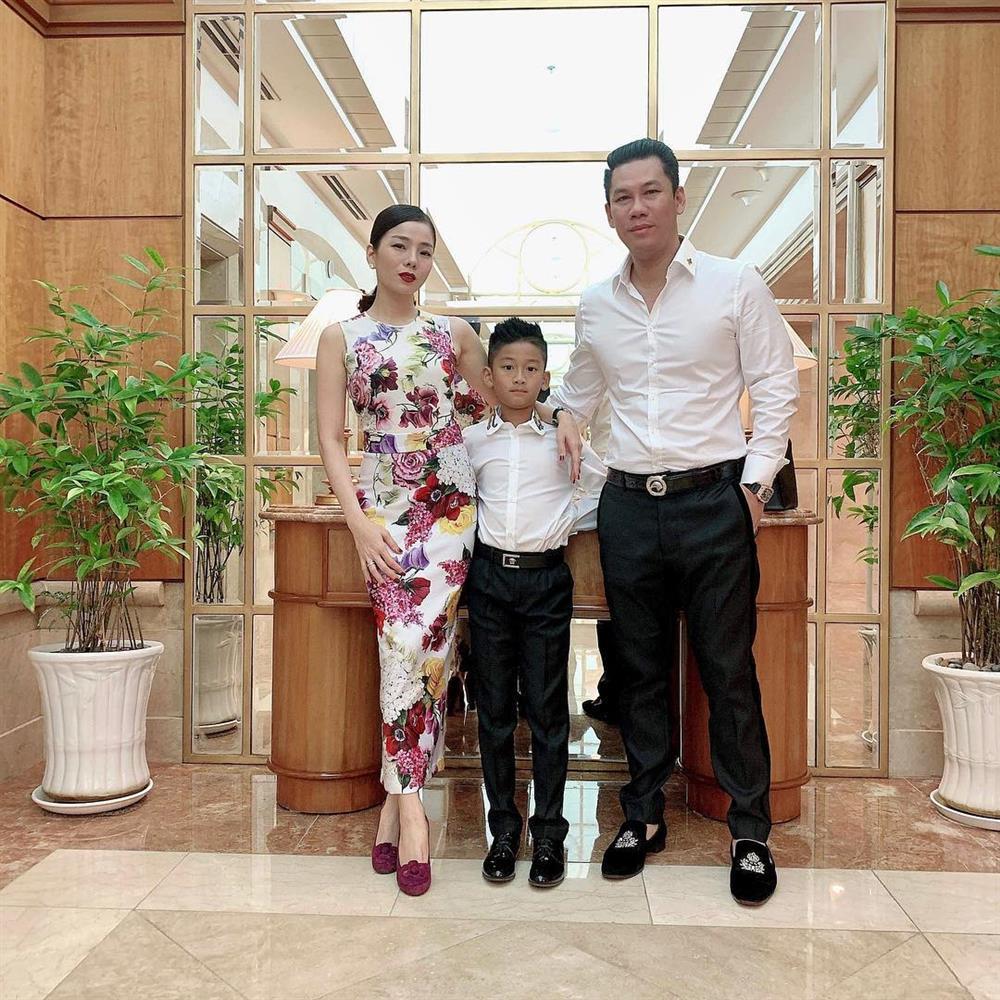 Chồng cũ Lệ Quyên và cặp quý tử hiếm hoi cùng lên sóng-5