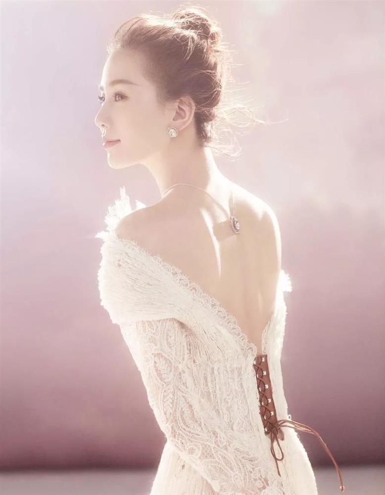 Mỹ nhân diện đồ hở lưng khoe đường cong: Người sexy, kẻ phẳng lì-10