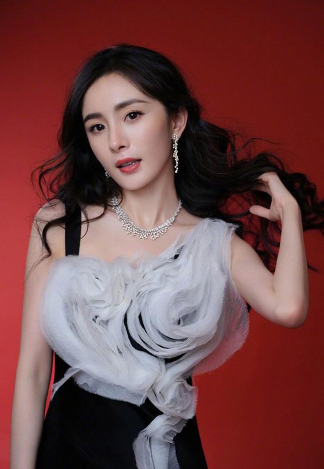 Dương Mịch gặp con gái sau gần 2 năm chịu đựng mỉa mai-1