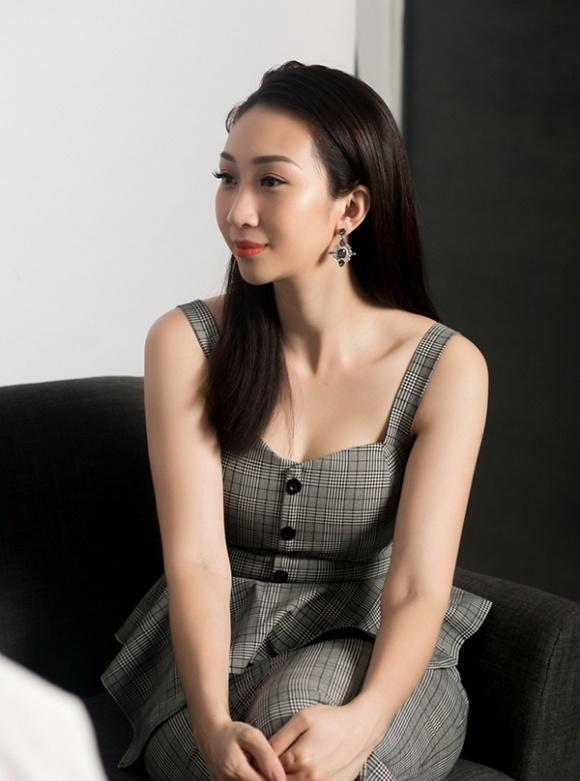 Lều Phương Anh phải đại tu nhan sắc trước khi bầu lần 3-4