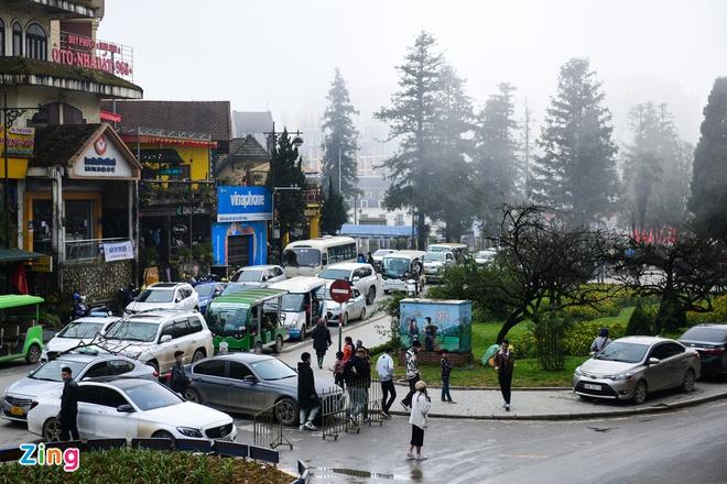 Khách đi chơi Tết Dương lịch giảm mạnh ở nhiều nơi-1