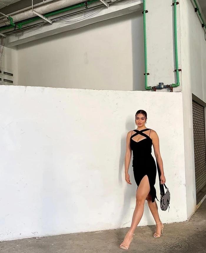 Miss Universe Thái Lan mặc váy ngủ đi tiêm vaccine gây tranh cãi-9